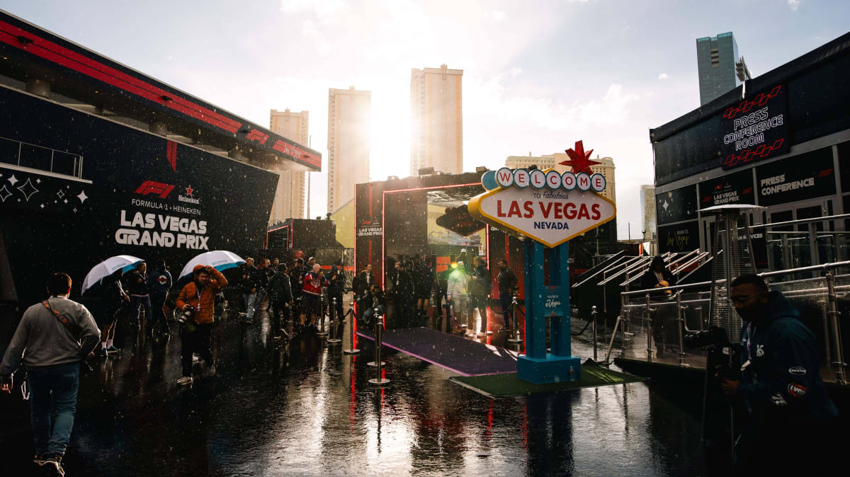 Regen-in-Las-Vegas-Spa-f-r-die-Zuschauer-Horror-f-r-die-Fahrer