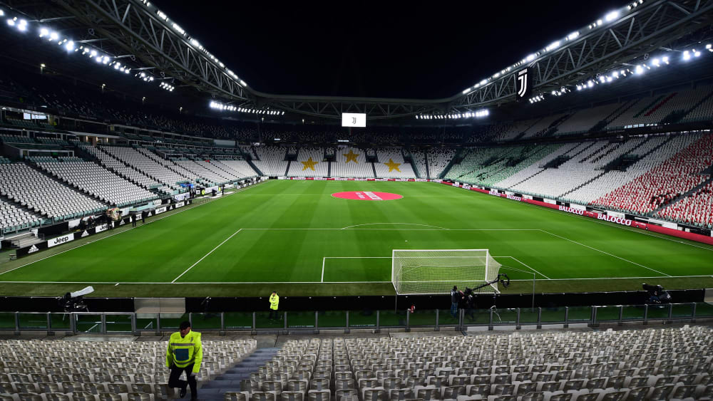 Zuletzt wurde ohne Zuschauer gespielt (wie hier in Turin bei Juve), jetzt gar nicht mehr: Die Serie A steht still.
