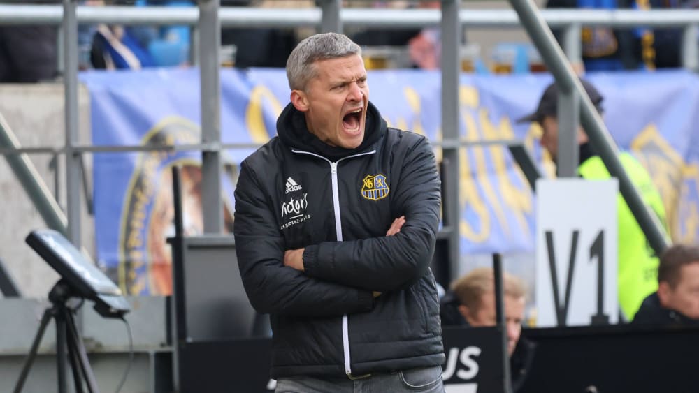 Peilt gegen Frankfurt die nächste Pokal-Sensation an: Saarbrücken-Trainer Rüdiger Ziehl.