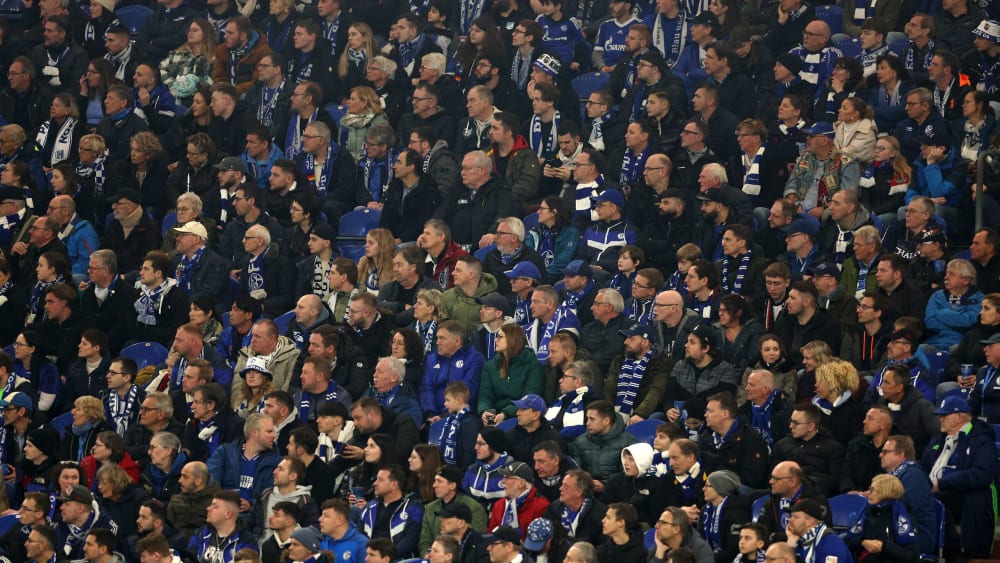Beim Spiel zwischen Schalke und Leverkusen verstarb am Samstag ein Zuschauer.&nbsp;