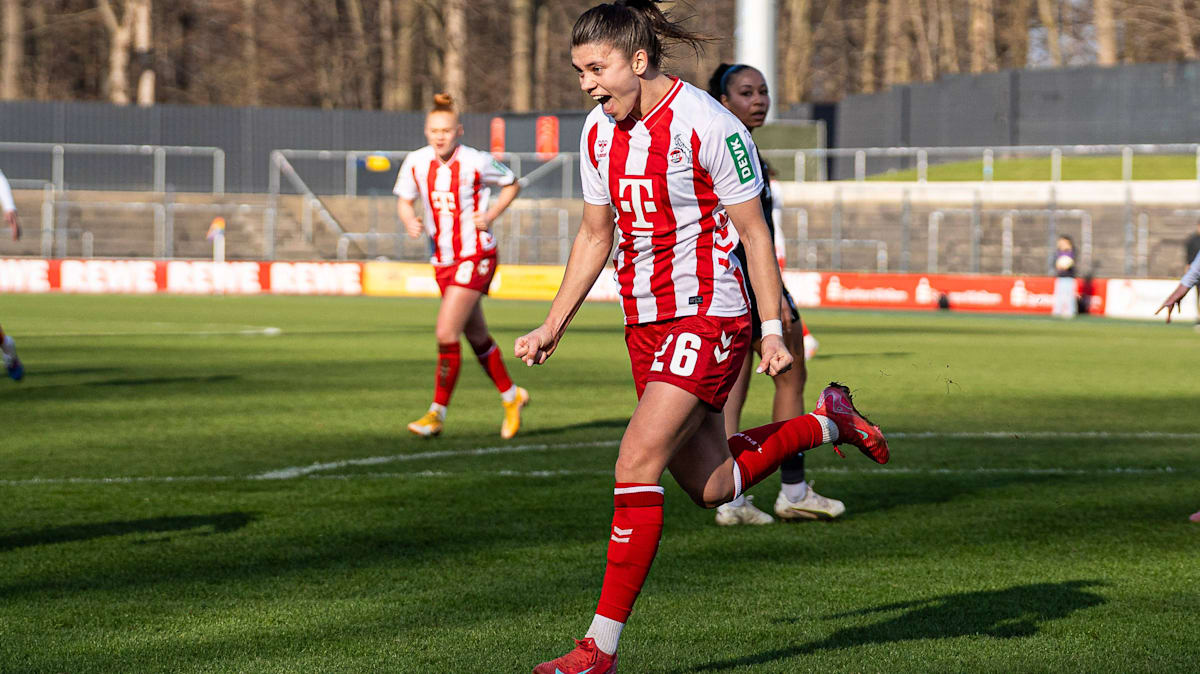 Verschossener-Elfmeter-in-der-Nachspielzeit-K-ln-berholt-Freiburg-in-der-Tabelle