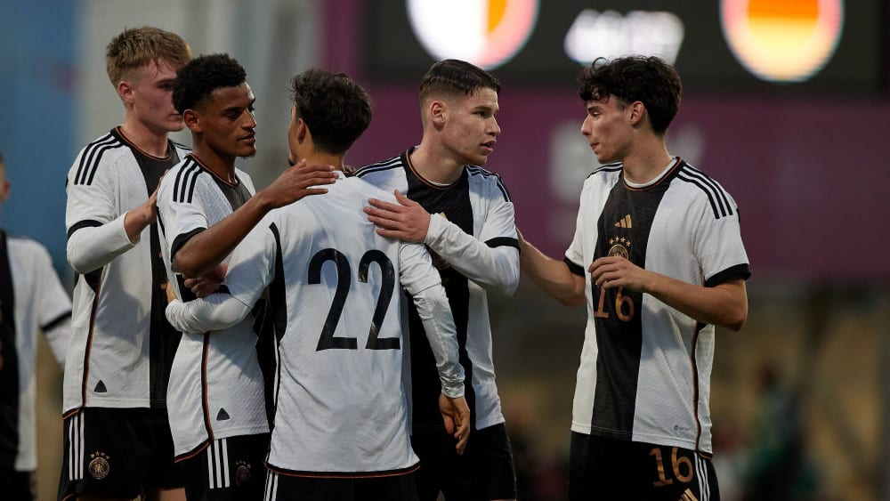 Siebenmal drehten die Spieler der U-19-Nationalmannschaft gegen Malta zum Jubeln ab.