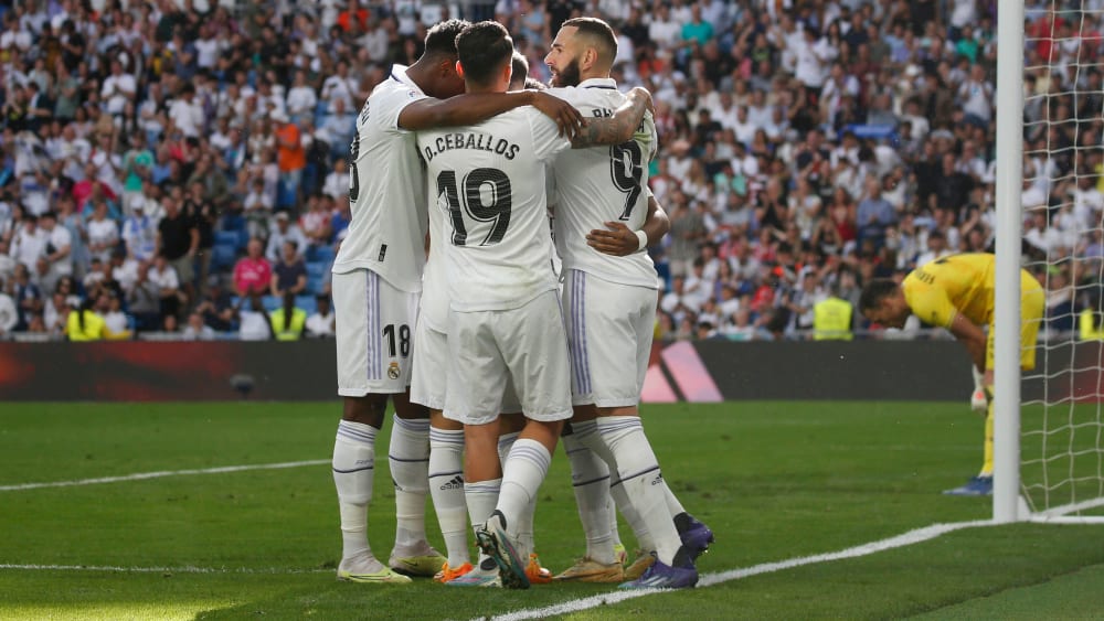 Spielfreudig: Real Madrid erzielte gegen Almeria vier Treffer, drei davon markierte Karim Benzema (re.).