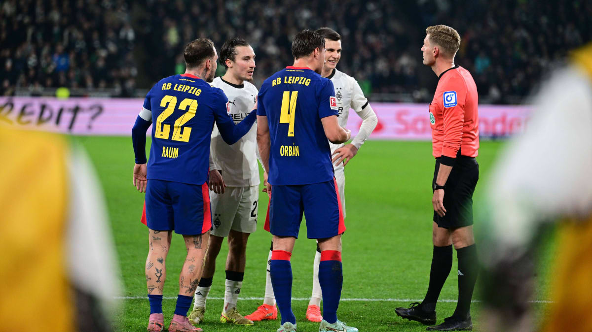 Raum-witzelt-ber-Millimeter-Abseits-Hab-mein-Ohr-extra-noch-angelegt-