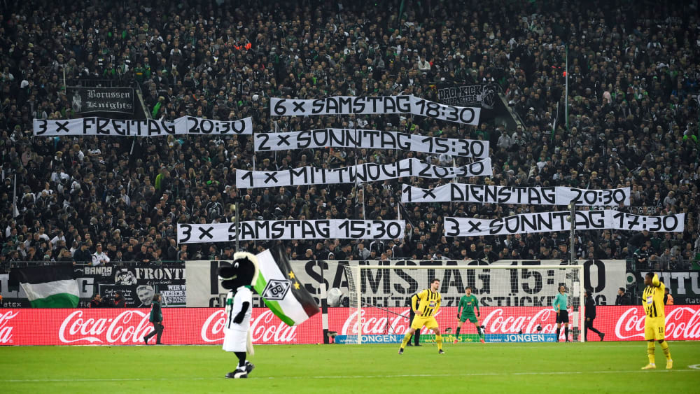 Schon im November protestierten die Gladbach-Fans gegen die vielen unterschiedlichen Anstoßzeiten.