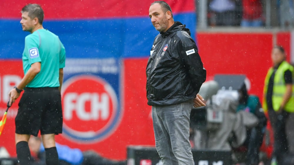 Hatte keine richtige Erklärung für die letzten 15 Minuten seiner Elf: Heidenheim-Trainer Frank Schmidt.