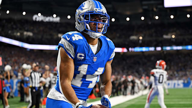 Mit seinem neuen Rekordvertrag setzt Jaxon Smith-Njigba eine neue Bestmarke für Wide Receiver in der NFL - und verschiebt die Gehaltsstruktur der Liga weiter nach oben. Doch welche Passempfänger gehören nach ihm zu den bestbezahlten Receivern der NFL?