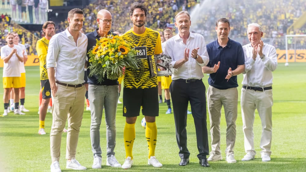 Mats Hummels (Mitte) wird am Sonntag zum letzten mal das BVB-Trikot tragen.