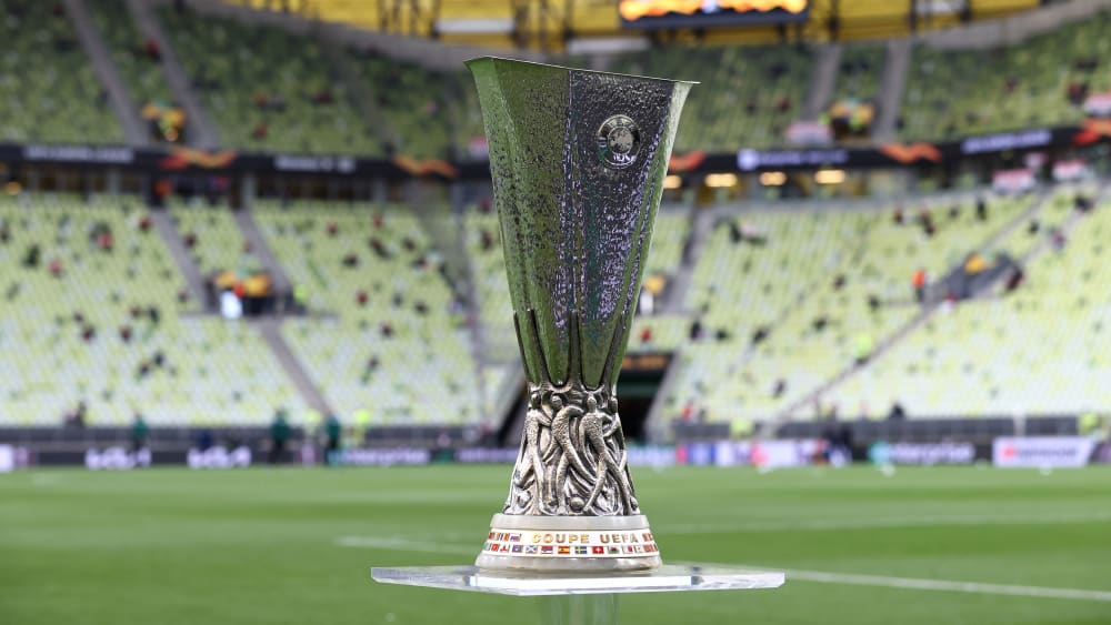 Seit dieser Pokal für den "Europa League"- statt "UEFA-Cup"-Sieger vergeben wird, hat ihn kein deutsches Team mehr gewonnen.