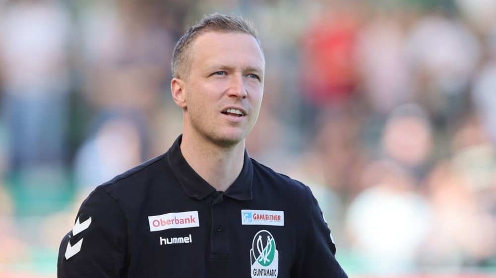 Trainer Maximilian Senft steht in Ried unter Druck.
