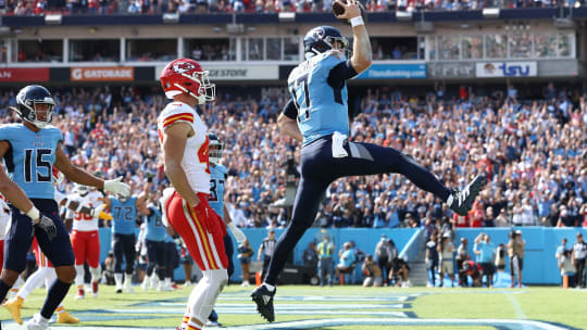 Lässiger Air-Jordan-Jubel: Titans-Quarterback Ryan Tannehill hat mit seinem Team Kansas City demontiert.