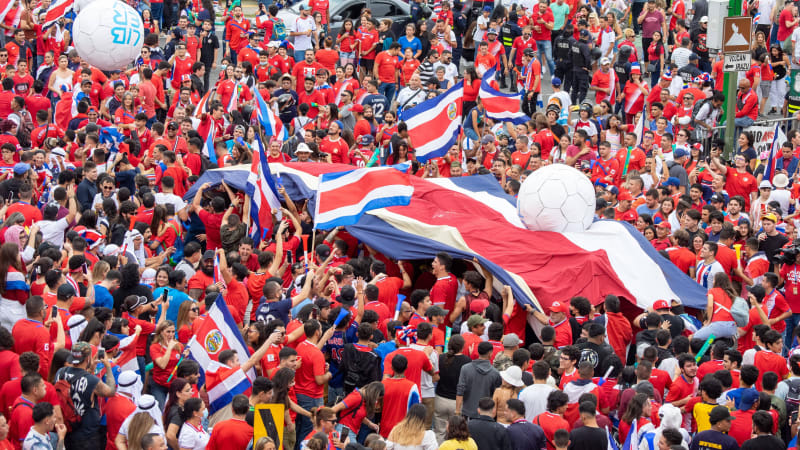 (220615) -- SAN JOSE, June 15, 2022 -- Costa Rican fans celebrate after their team qualified for the Qatar 2022 World Cup in San Jose, Costa Rica, June 14, 2022. (Photo by Xinhua) (SP)COSTA RICA-SAN JOSE-FOOTBALL-FIFA-WORLD CUP-FANS EstebanxDato PUBLICATIONxNOTxINxCHN