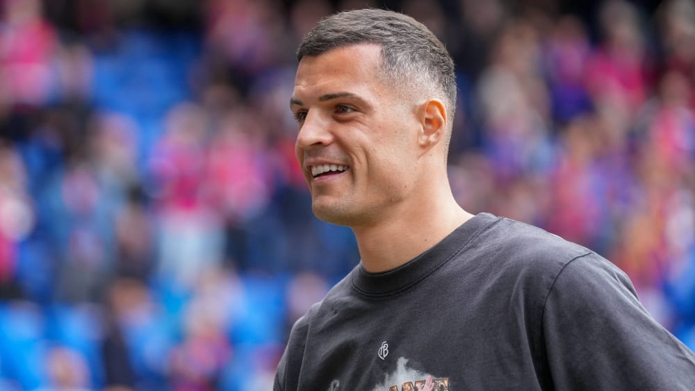 Granit Xhaka zu Milan? Leverkusens Manager Simon Rolfes dementiert jegliche Verhandlungen.