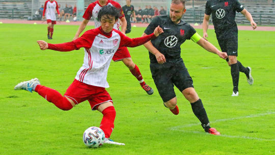 Ryo Miyazaki (links) wechselt innerhalb der Oberliga.