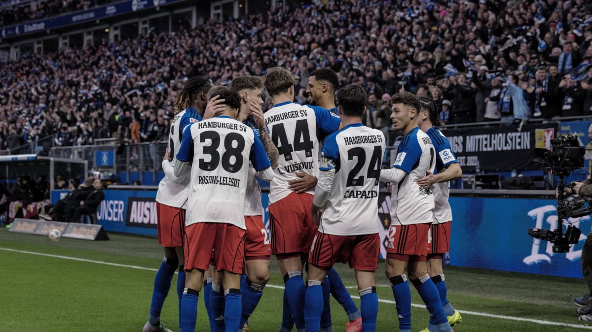 Fabio-Vieira-setzt-Drama-die-Krone-auf-HSV-besiegt-VfB-dank-Last-Minute-Tor-in-Unterzahl