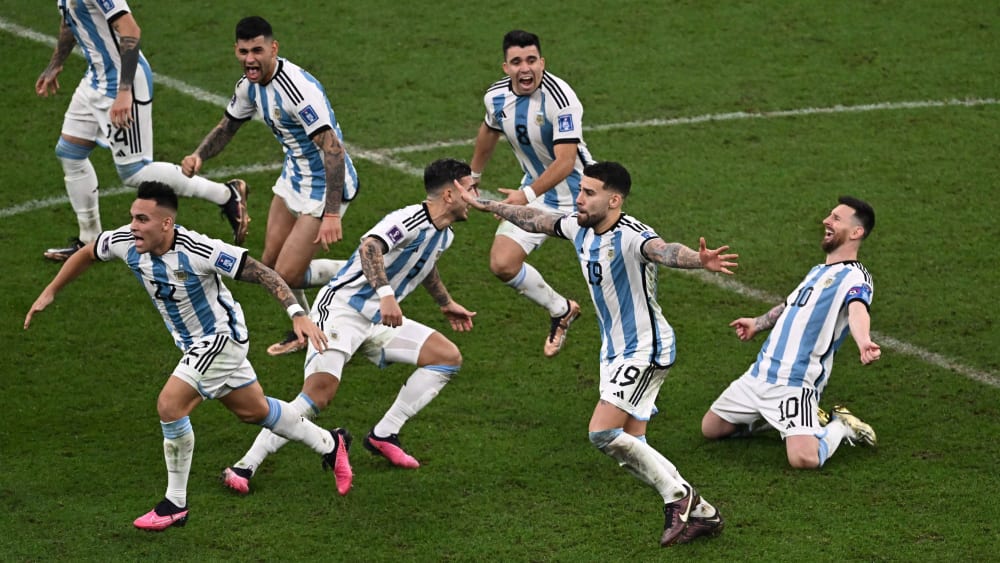 Moment der Ekstase: Nach einer packenden Begegnung krönt sich Argentinien im Elfmeterschießen zum Weltmeister.