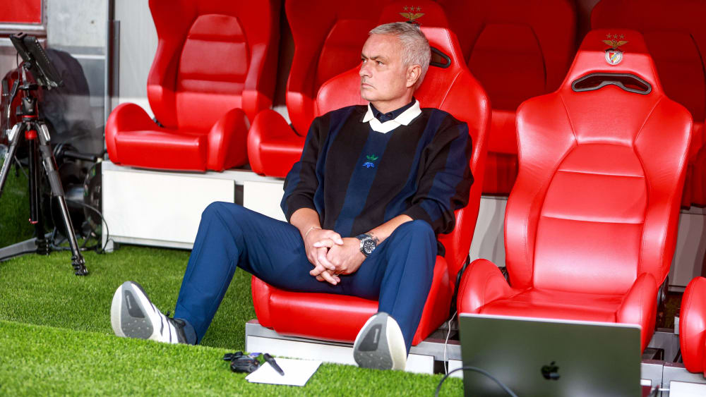  Trainer José Mourinho hat mit Benfica Lissabon das Champions-League-Ticket nicht gebucht.
