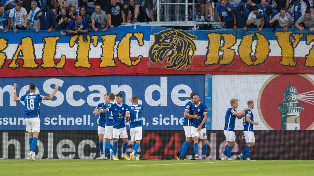 Jubel in Rostock: Hansa siegte knapp gegen Bielefeld.