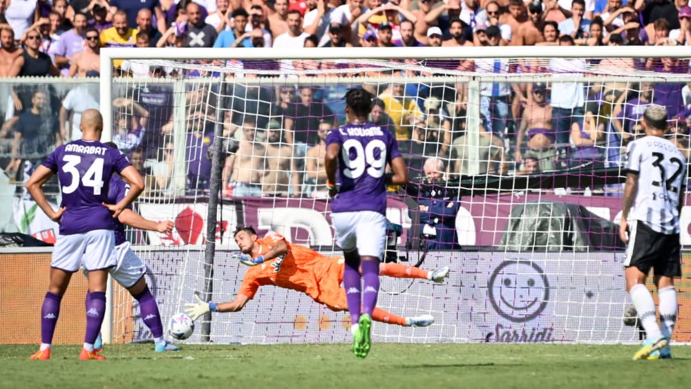 Elfmeter entschärft: Mattia Perin war der große Rückhalt für Juventus beim Gastspiel in Florenz.