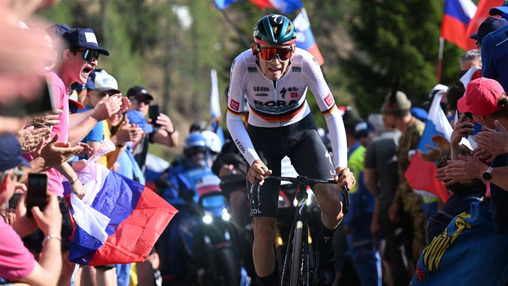 Biss sich beim Giro in neuer Rolle durch: Lennard Kämna.