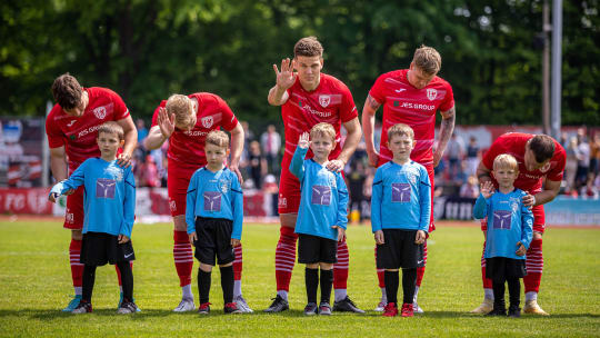 Winken zum Abschied: Beim Greifswalder FC verlassen viele Spieler den Verein.