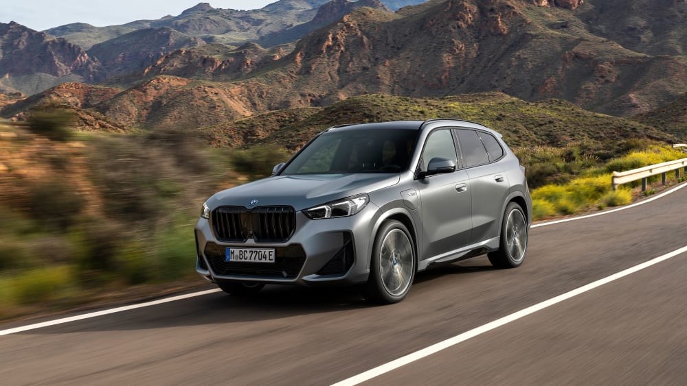 BMW X1 xDrive 30e: Plug-in-Hybrid mit 326 PS und Allradantrieb - kicker