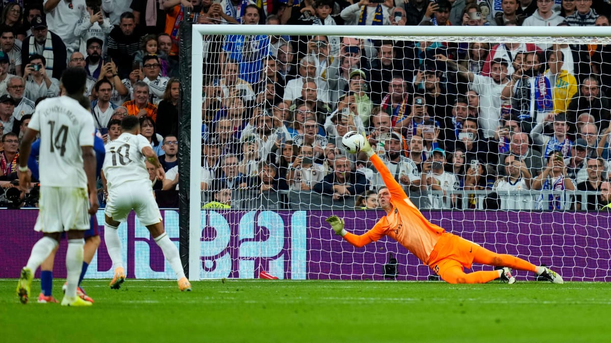 Szczesny wackelt Mbappé aus: Franzose scheitert vom Punkt