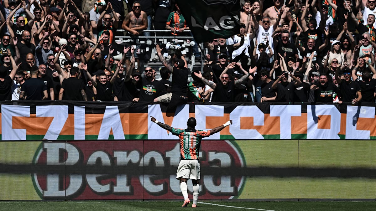 Ein Hamburger Jung und Schützenhilfe: Venedig feiert vorzeitige Rückkehr in die Serie A