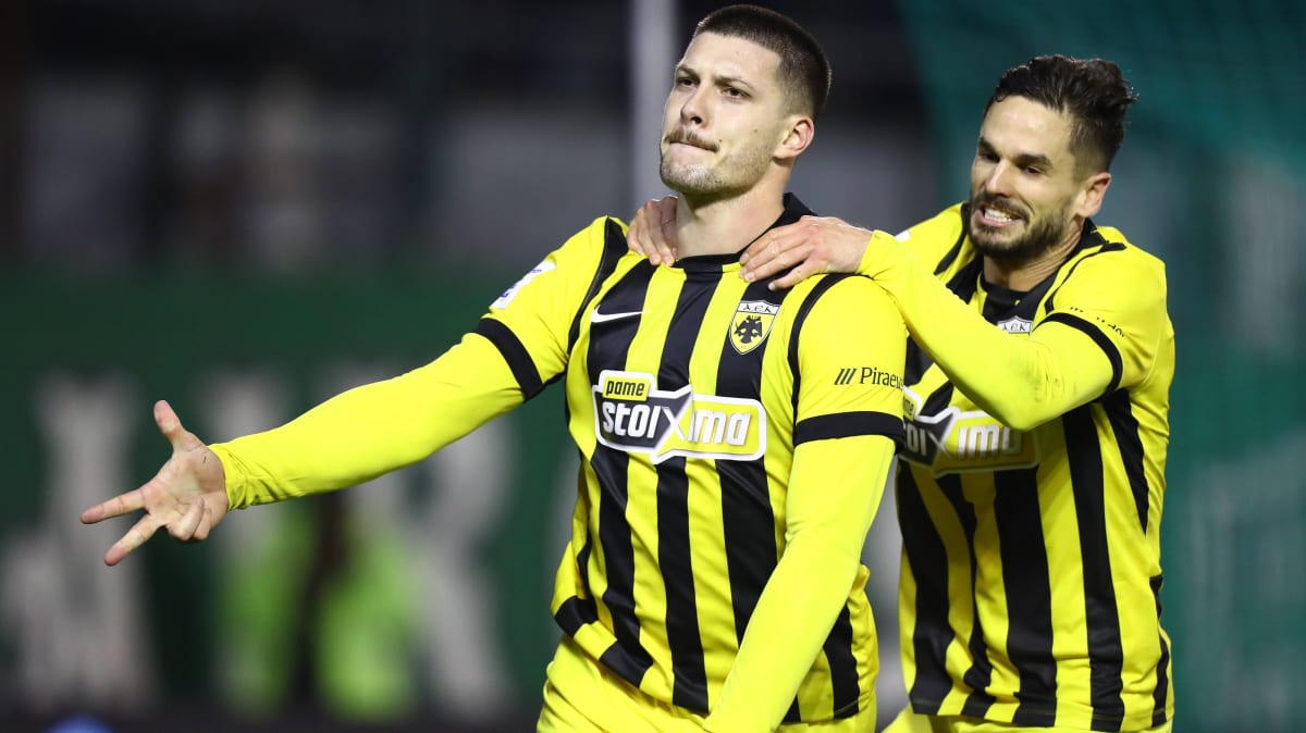 Angekommen-in-Athen-Jovic-l-sst-AEK-gleich-dreifach-tr-umen