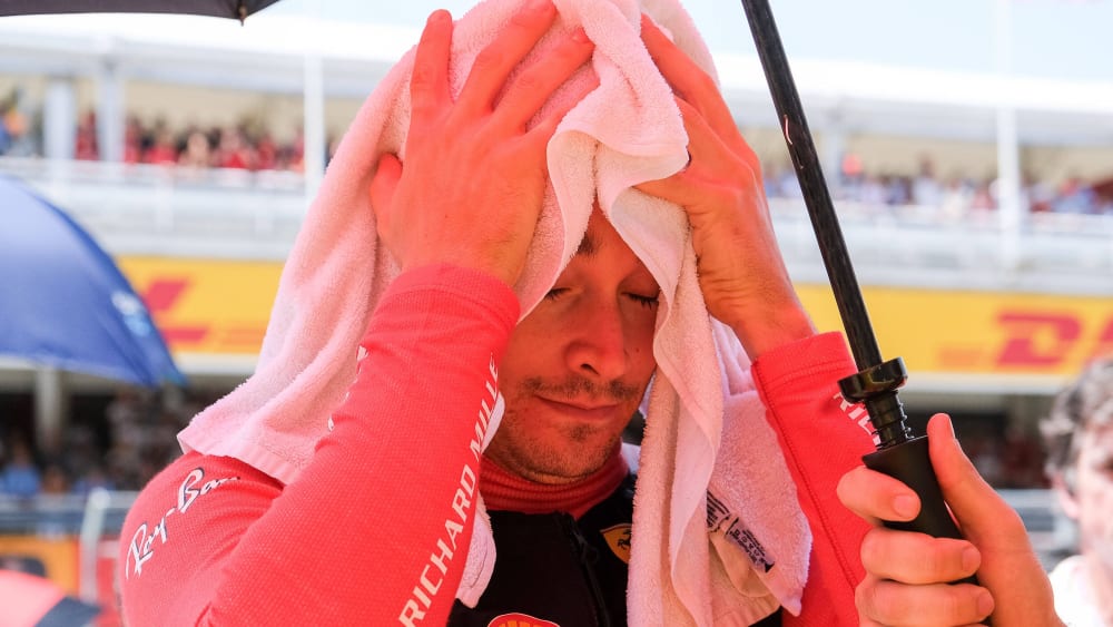 Nicht nur die Hitze machte Ferrari-Pilot Charles Leclerc zu schaffen.