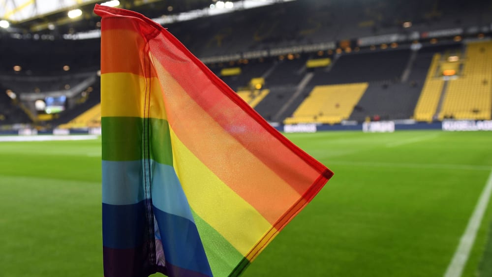 Die Regenbogenfahne gilt als Symbol für die Queer-Bewegung.