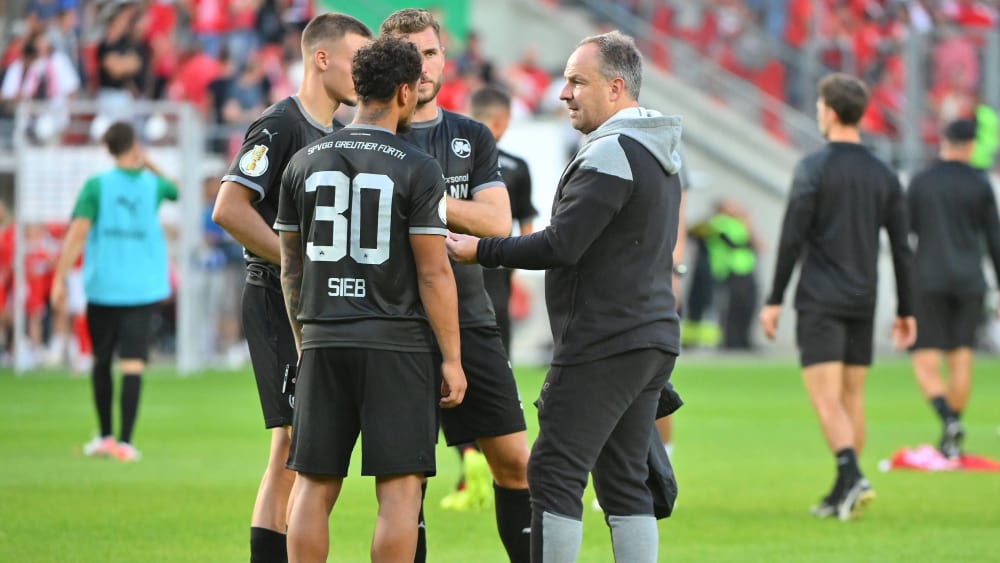Setzt auch gegen St. Pauli auf Armindo Sieb (#30): Fürths Coach Alexander Zorniger.