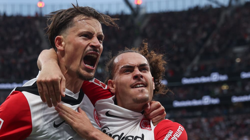 Robin Koch (li.) und Arthur Theate halten für die Eintracht auch künftig die Knochen hin.