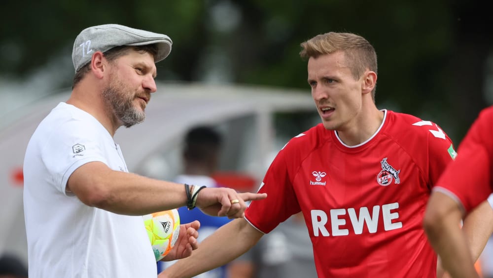 Muss Entscheidungen treffen: Kölns Trainer Steffen Baumgart wird einige Profis zur U 21 schicken. Auch Niklas Hauptmann (rechts) hat nur geringe Chancen auf Spielzeit.