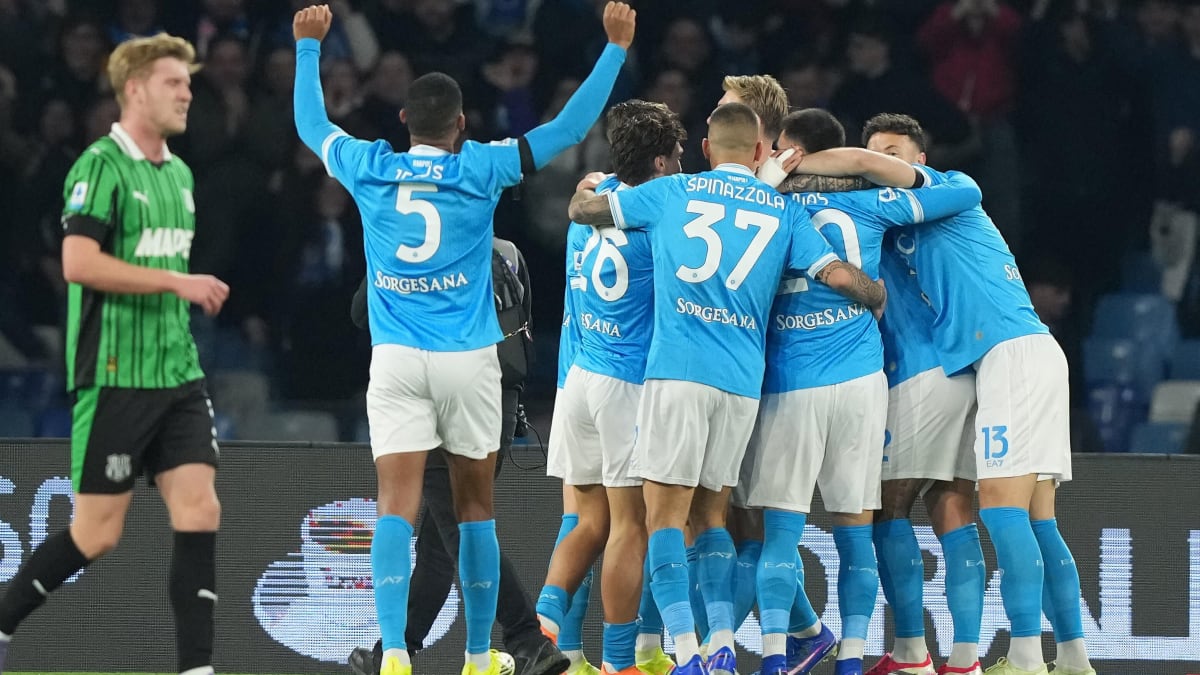 Lobotka-als-Matchwinner-Napoli-erk-mpft-Sieg-gegen-Sassuolo