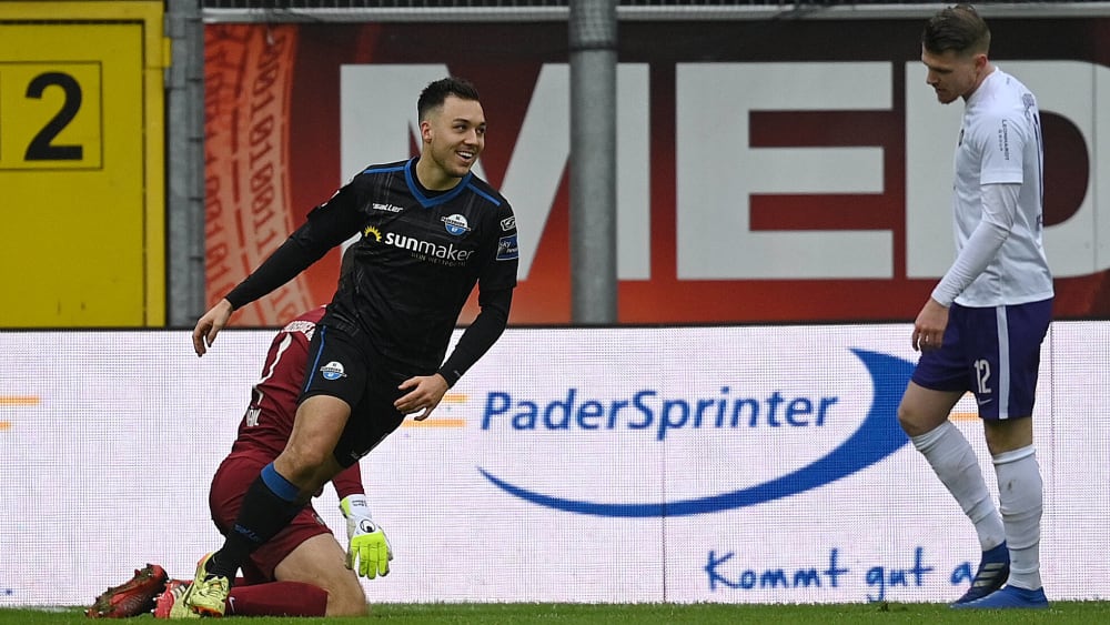 Julian Justvan schoss Paderborn gegen Aue zum 2:1-Sieg.