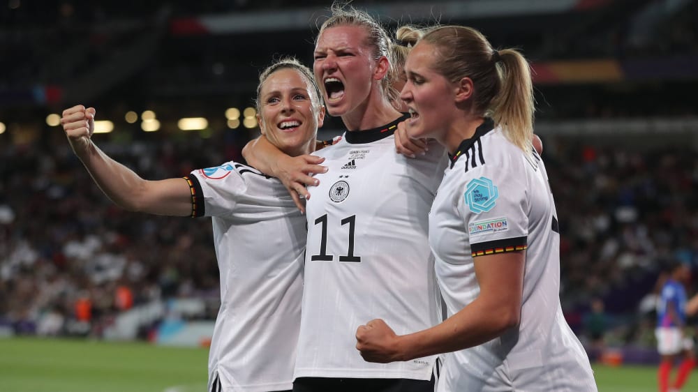 Hat Deutschland mit sechs Toren ins Finale geschossen: Alexandra Popp (Mitte).