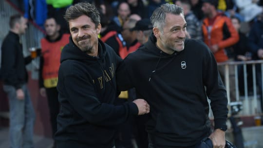 Unterschiedliche Gefühlswelten nach der Partie zwischen dem BVB II und Dynamo Dresden bei Thomas Stamm (li.) und Jan Zimmermann.