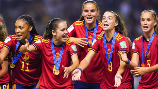 Spanien U-20-Weltmeisterinnen feiern den Titelgewinn.