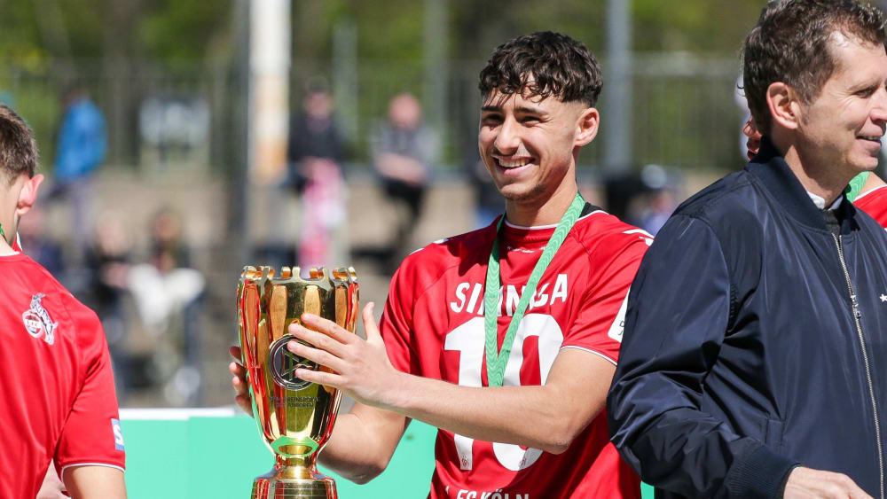 Gewann mit der U19 des 1. FC Köln noch den DFB-Pokal und sieht sich nun nach neuen Klubs um: Luan Simnica.