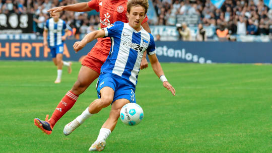 Herthas Coach Cristian Fiel hofft auf Michal Karbownik.