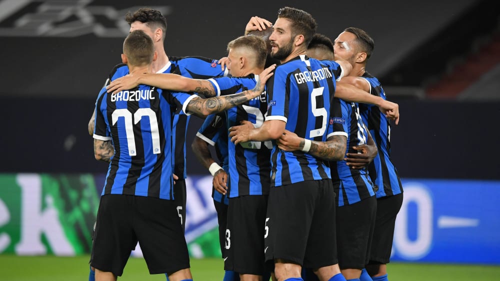 Bejubeln Lukakus Treffer zum 1:0: Die Spieler von Inter Mailand.