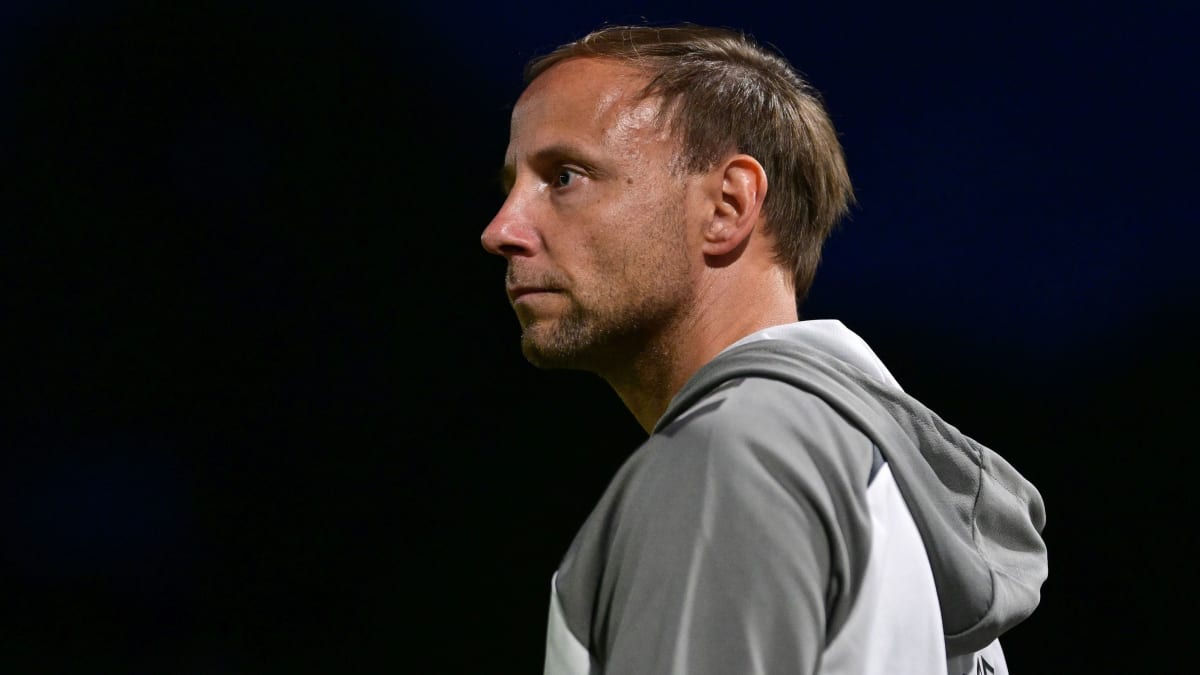 novum-f-r-den-vorsitzenden-sw-essen-stellt-seinen-cheftrainer-frei