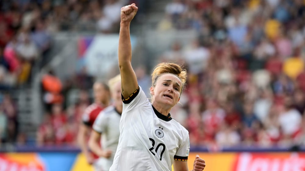 Leise Technikerin: Lina Magull trug ein Tor und einen Assist zum 4:0 gegen Dänemark bei.