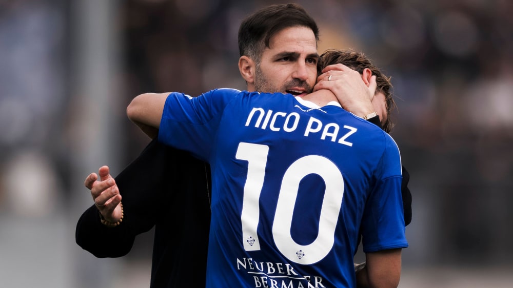 Cesc Fabregas und Nico Paz