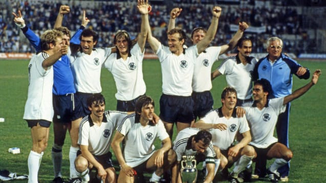 Eine Favoritentruppe, die sich trotzdem erst finden musste: Europameister Deutschland im Sommer 1980.