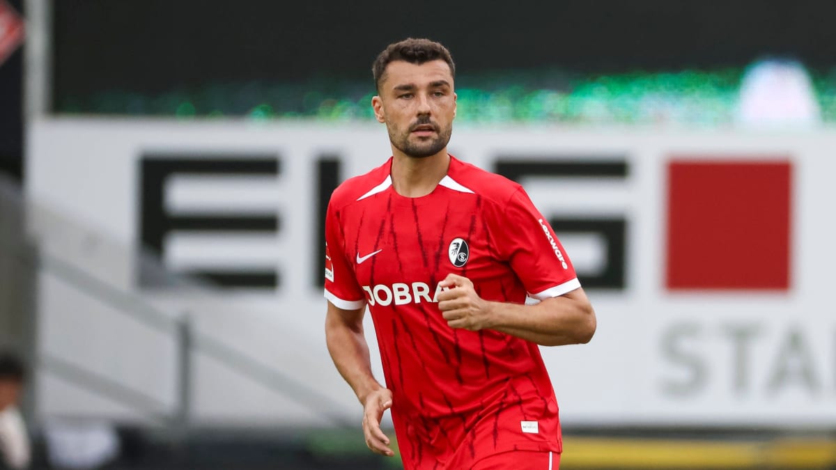 SC Freiburg: Manuel Guldes view of Ginter and Lienhart