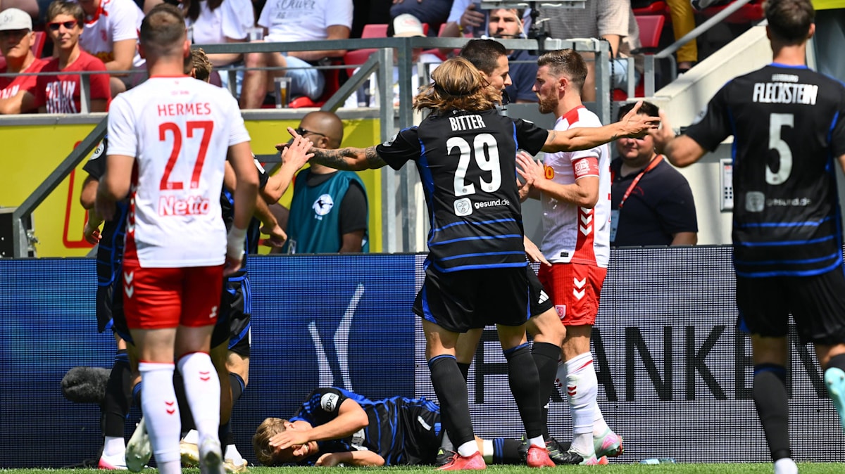 -Sollten-das-Spiel-professionell-angehen-Erinnerungen-an-brutales-K-hlwetter-Foul