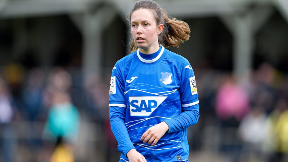 Jana Feldkamp trägt auch künftig das Trikot der TSG Hoffenheim.