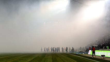 Pyrotechnik und Gewalt: Die Partie Magdeburg gegen Dresden hat ein teures Nachspiel.